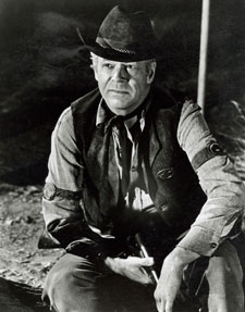 Dan Duryea as China Smith.