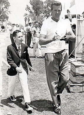 Ty “Bronco” Hardin signs an autograph in Brookwater, Australia. (Thanx to Terry Cutts.) 