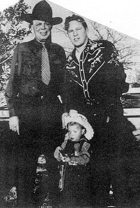 Hoot Gibson, young Buddy Champion and entertainer Bill Woods while filming “Life in Las Vegas” in 1945. (Thanx to Chuck Anderson.)