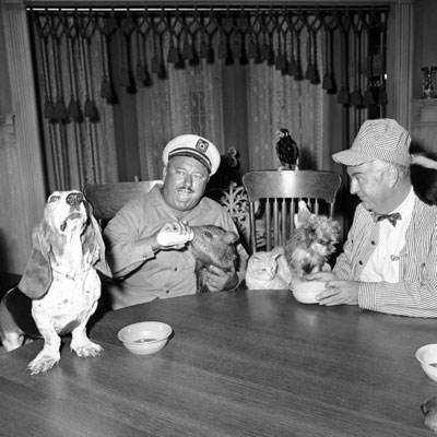 Smiley Burnette as Charley Pratt with Higgins the dog and a menagerie others on a 1963 episode of “Petticoat Junction”.